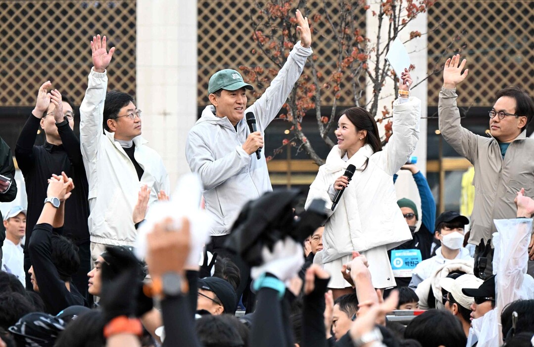 오세훈 서울시장, 광화문광장 ‘2025 YTN 서울투어 마라톤’ 출발식 참석