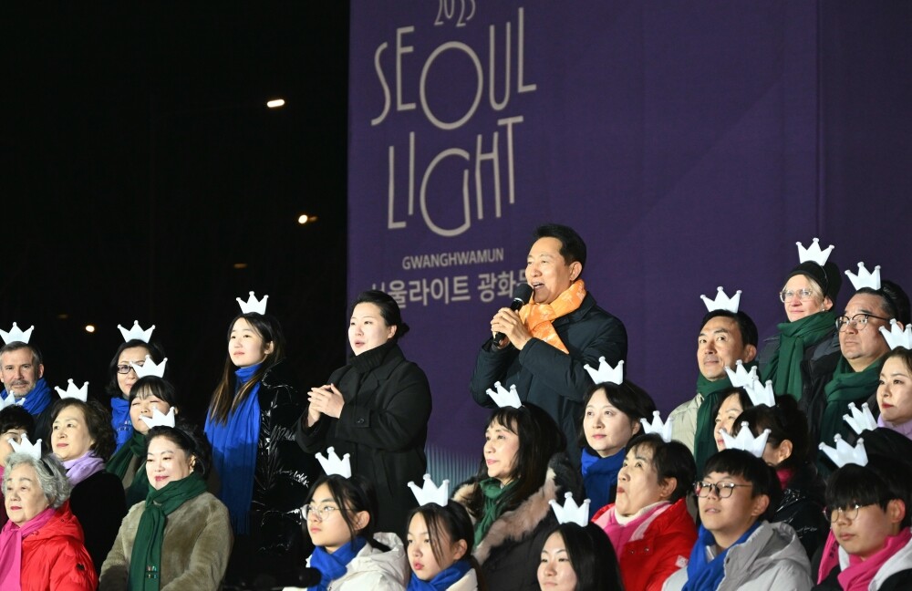 시민들과 함께 개막을 선언하는 오세훈 시장