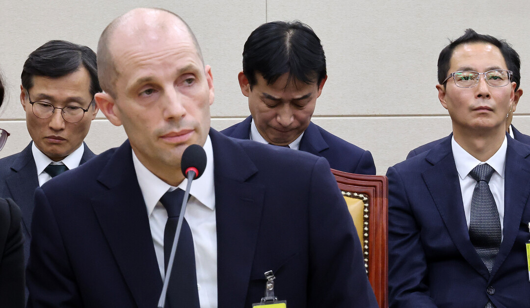 이범석 의장이 불참한 가운데, 17일 국회에서는 쿠팡 개인정보 유출 논란에 대한 청문회가 열렸다. /연합뉴스