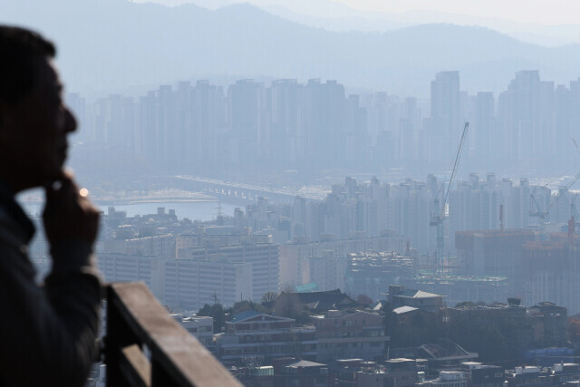 지난 1일 서울 남산에서 바라본 아파트 단지의 모습 /도시경제채널DB