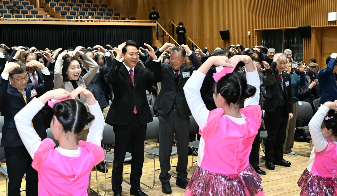 “어르신 일자리 10만 개… 보람과 존엄 함께하는 복지”