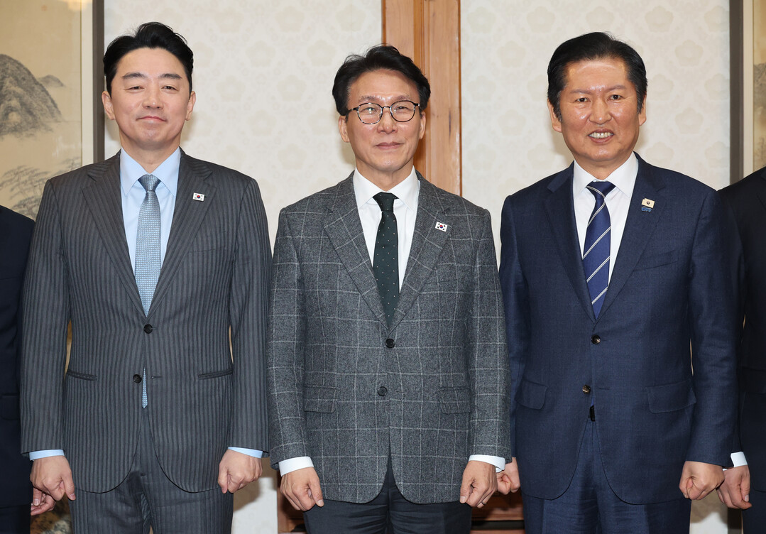 당정, 대형마트 새벽배송 허용…쿠팡 독주 견제될까