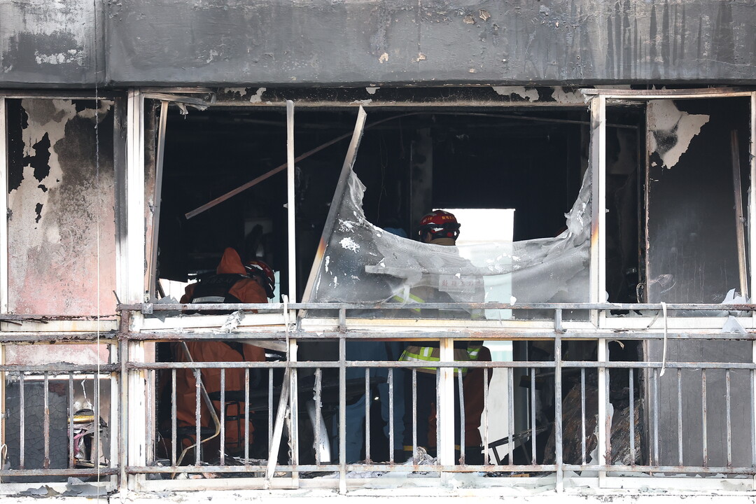 재건축 앞둔 은마아파트 화재로 10대 딸 사망…어머니·여동생은 부상