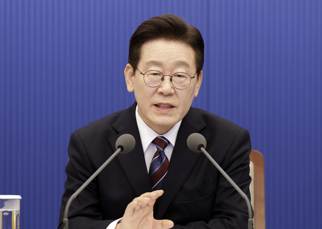 李대통령 “서울지역 집값하락…부동산 못넘을 벽 아냐”