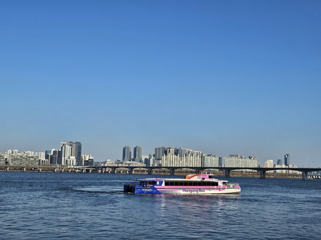 [기자수첩]1,400억 한강버스, 