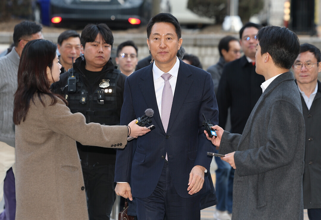 4일 서울중앙지법 재판에 출석하는 오세훈 서울시장 / 연합뉴스