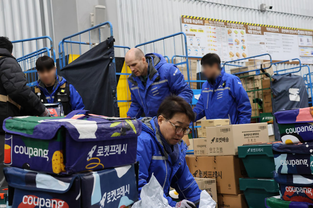 쿠팡 새벽배송 ‘12시간 혈투’ 체험기...염태영 의원 “민생은 현장에 있다”