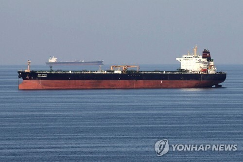 이란, 호르무즈 해협 '통행료' 징수 추진…미국 "불법이자 용납 불가"