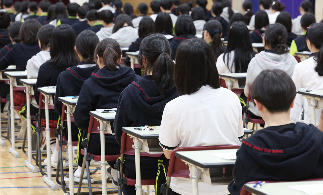 “이제 더이상 ‘엄카’ 필요없다”…금융당국, 12세 이상 가족카드 전면 허용