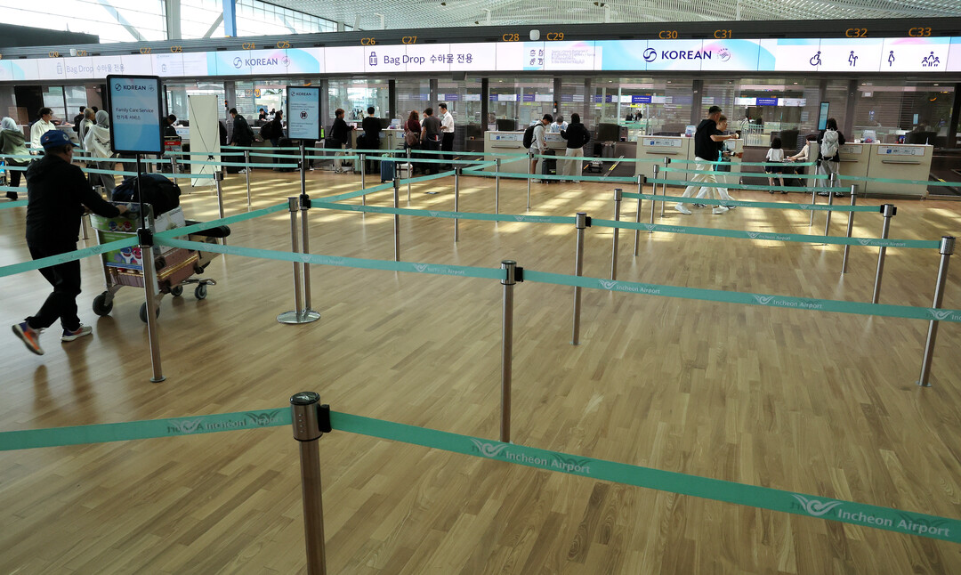 지난달 16일 인천공항 대한항공 카운터의 모습. [사진=연합뉴스]