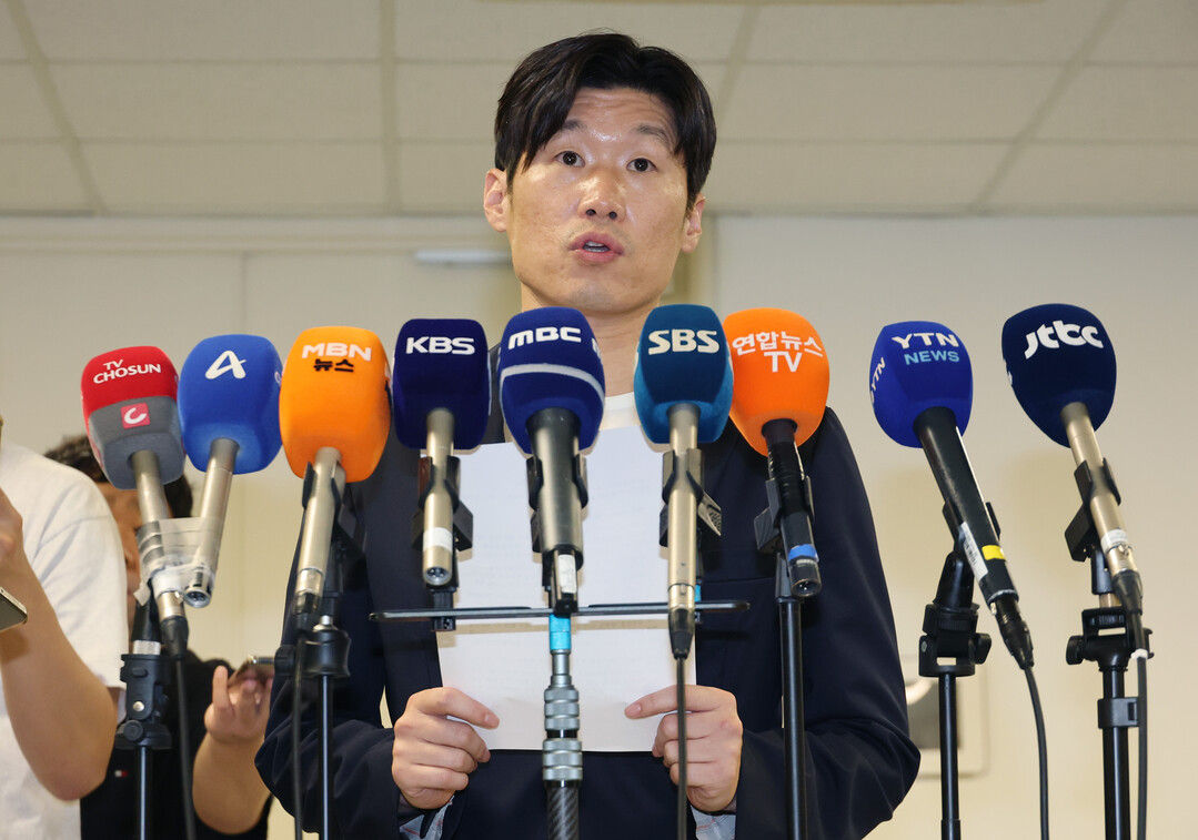 20일 박지성 케이(K)-축구 혁신위원회 공동위원장이 K-축구혁신위원회 3차 회의를 마친 뒤 브리핑을 하고 있다. [사진=연합뉴스]