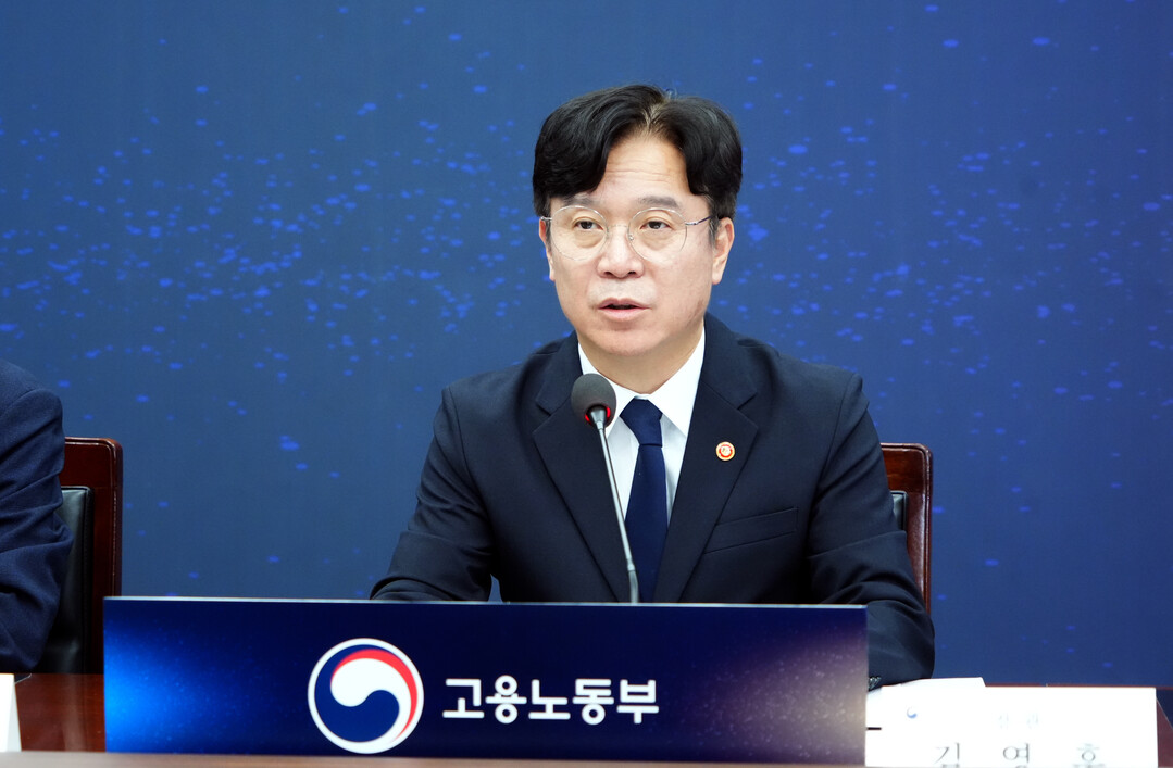 내년 최저임금 시급 1만700원 확정…노동부, 노사 이의제기 기각
